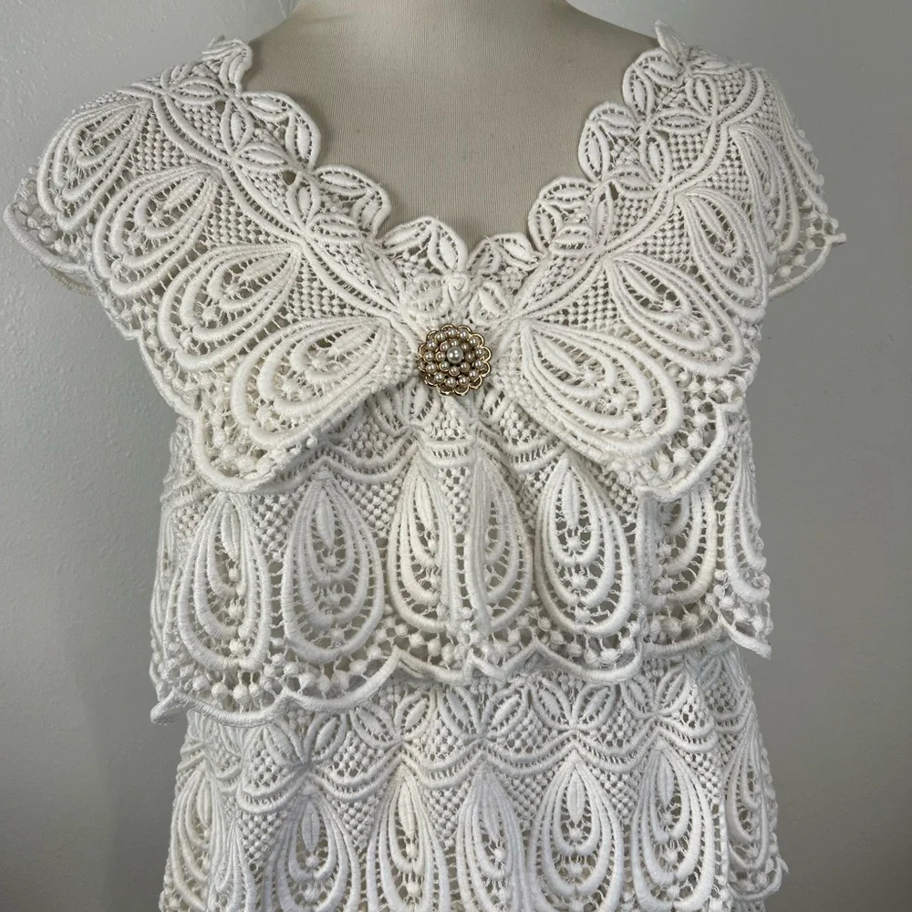 SOLD White Lace Tiered Vintage Dress w/ Pearl Brooch - Picture 2 of 8